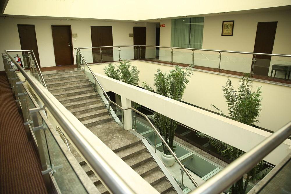 Capital O 9960 Hotel Grand Himayat Hyderabad Exterior foto