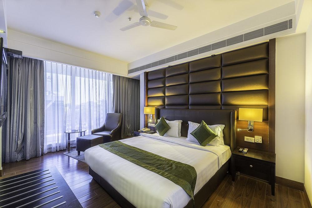 Capital O 9960 Hotel Grand Himayat Hyderabad Exterior foto