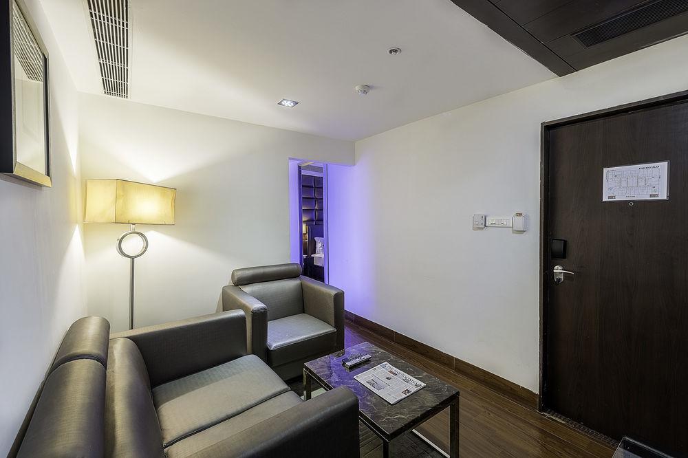 Capital O 9960 Hotel Grand Himayat Hyderabad Exterior foto