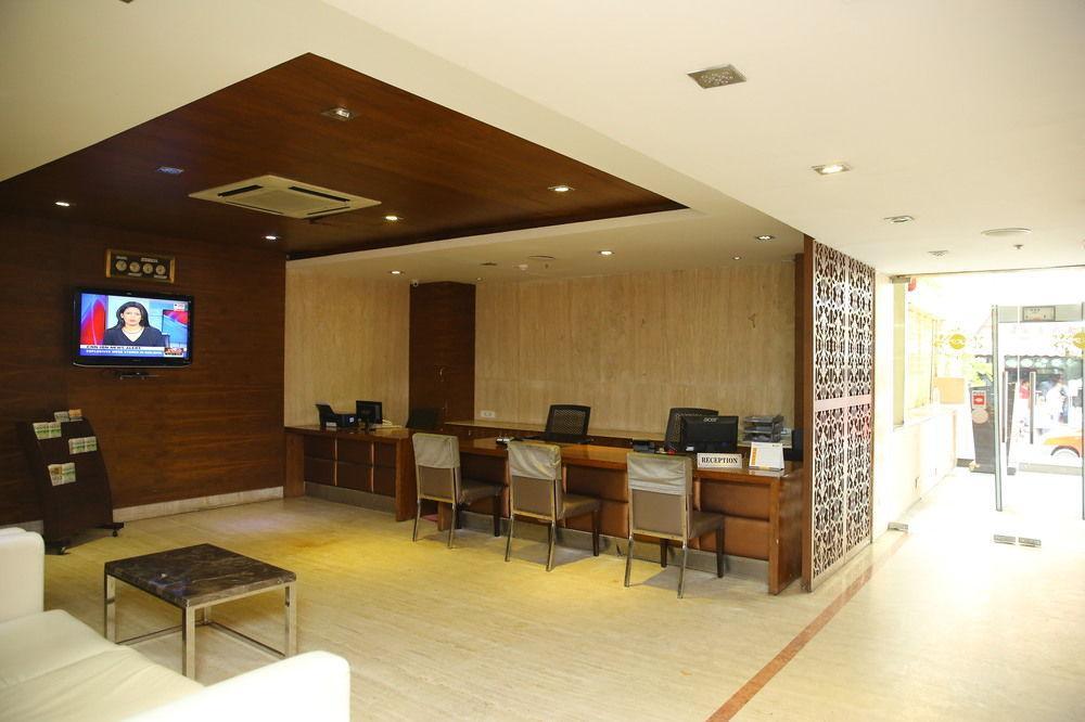 Capital O 9960 Hotel Grand Himayat Hyderabad Exterior foto