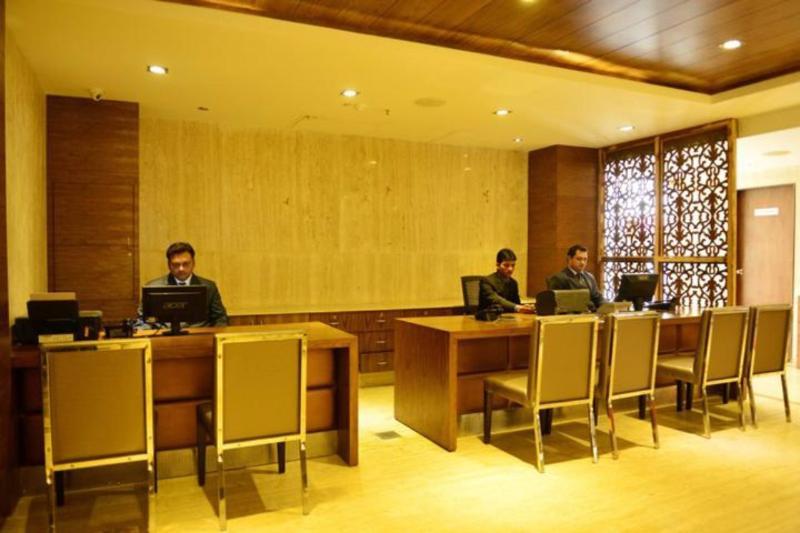Capital O 9960 Hotel Grand Himayat Hyderabad Exterior foto
