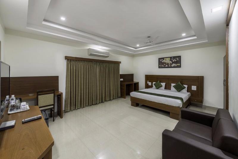 Capital O 9960 Hotel Grand Himayat Hyderabad Exterior foto